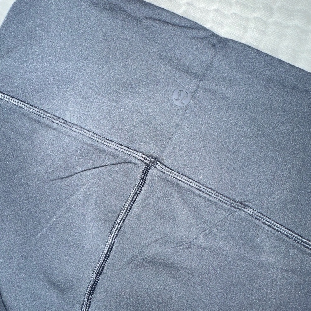 GRAY LULULEMON LEGGINGS WITHE LACE DETAIL - Picture 3 of 5